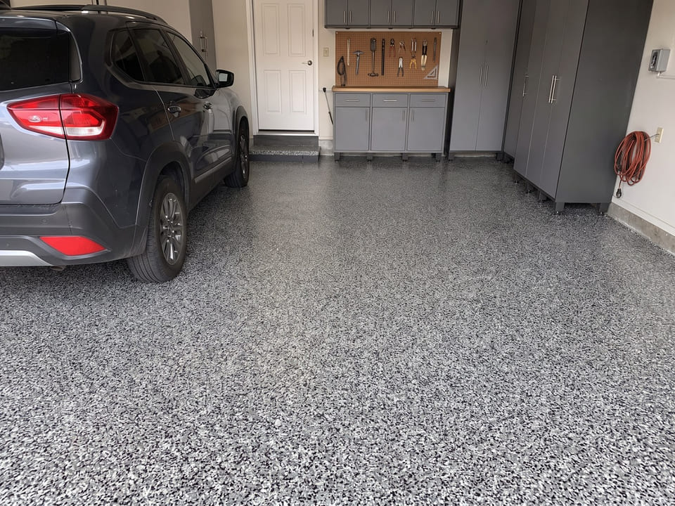 Customer garage with Domino Flake